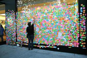 apple-store-postit-suite-L-F3eIL_